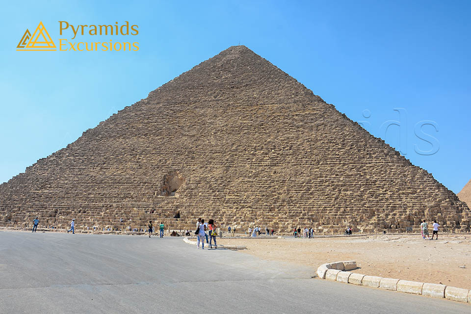 Pyramid and Museum Tour