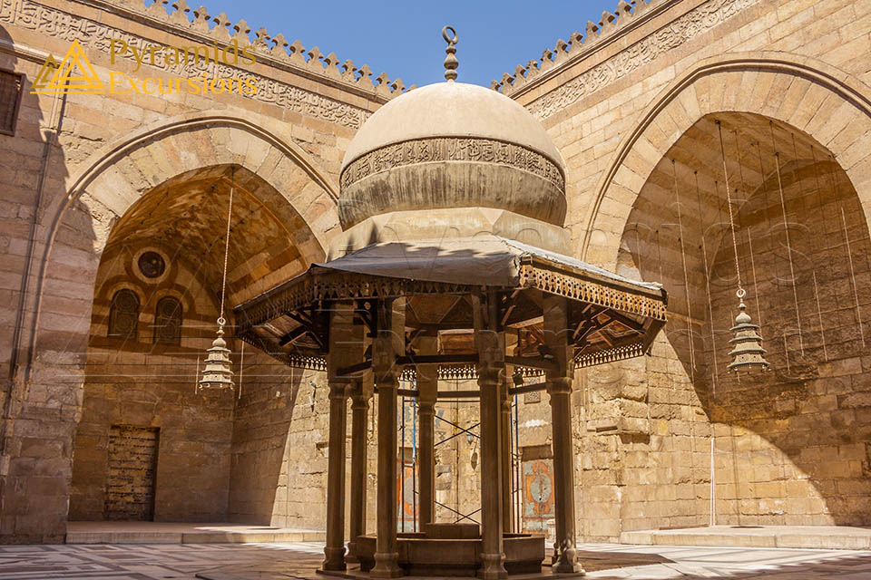 Day Trip To Giza Pyramids old Cairo, Citadel & Bazaar