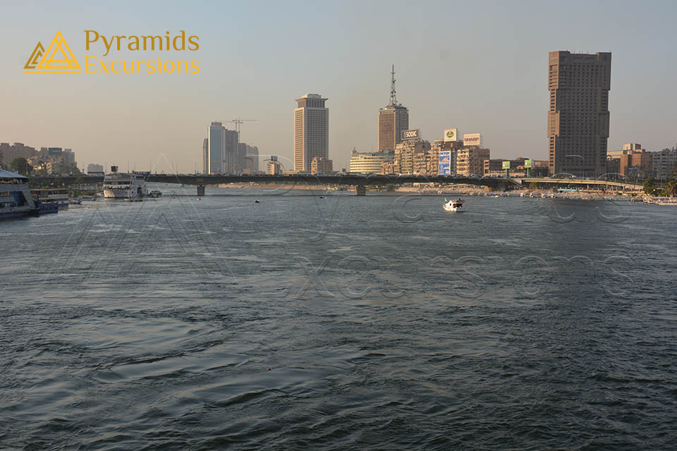From Hurghada: Day Trip to Cairo by Flight and Guided Tour