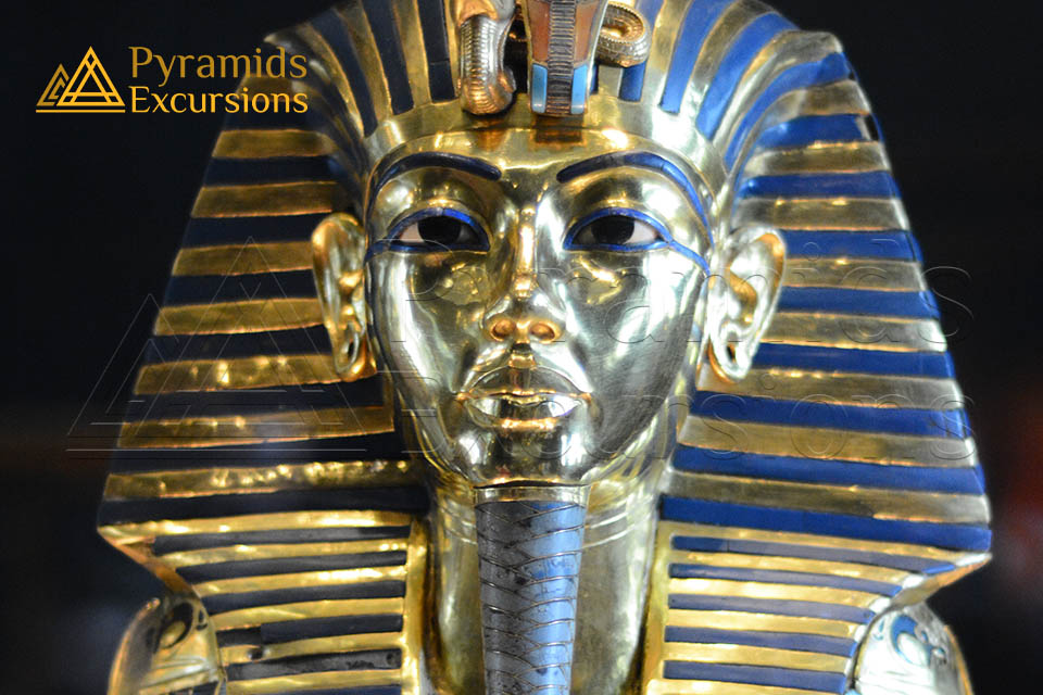 From Hurghada: Day Trip to Cairo by Flight and Guided Tour