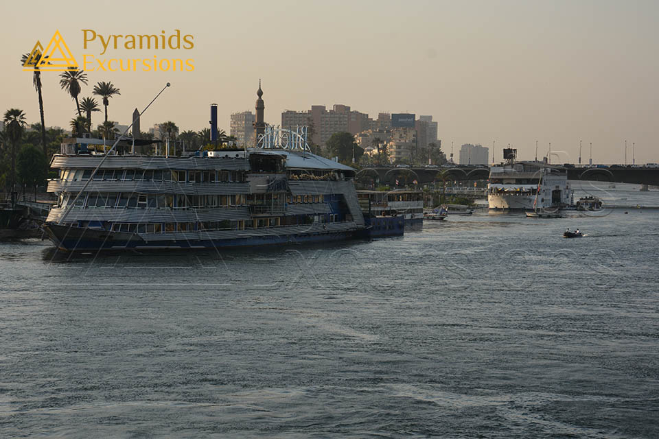 From Hurghada: Day Trip to Cairo by Flight and Guided Tour