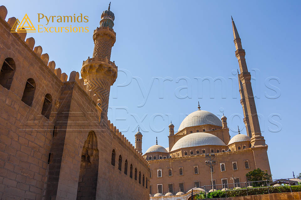 2 Day Cairo Tour by Bus 4* hotel in Cairo from Hurghada